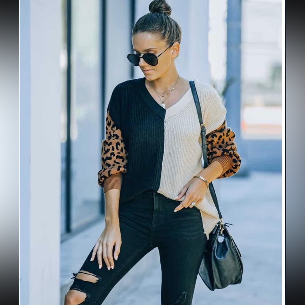 Miracle Animal Print V Neck Long Sleeve Knit Top Like New